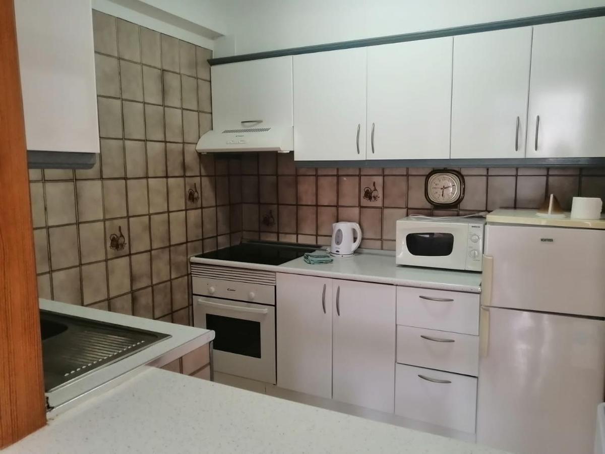 1 Bedroom Apartment With Stunning Sea View อาโรนา ภายนอก รูปภาพ